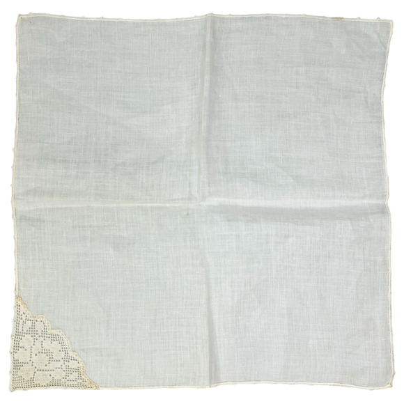 Vintage Lace Handkerchief Lot of 2 Wedding Floral Scalloped Border Knots READ - Picture 10 of 12